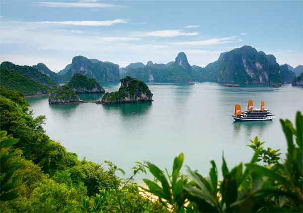 Tour du lịch cuối tuần bay đêm: Sài Gòn - Nội Bài - Vịnh Hạ Long - Yên Tử -  Sài Gòn